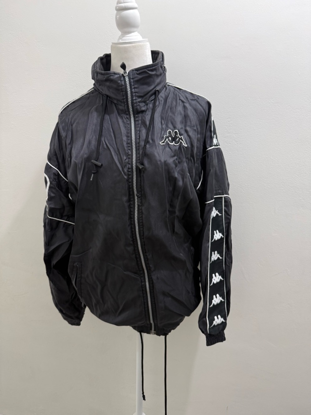 Kappa Italia 90s Vintage Black Windbreaker with White Logo Tape EUC SIZE M - Picture 2 of 9
